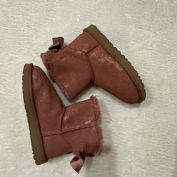 Brand new UGG mini Bailey bow Glimmer faux fur lined boot - Picture 5 of 7